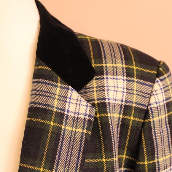 VTG Women's Pure Wool Hunter Green Plaid Blazer, Lined w/ Gold Buttons sz 6 - Picture 2 of 9